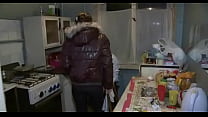video この大きな筋肉の見知らぬ人がどのように sex