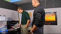 video 新しいオフィスの男に犯された sex