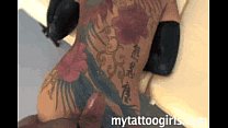 video セクシーな入れ墨のジャンディリンは本当に良い吸う sex