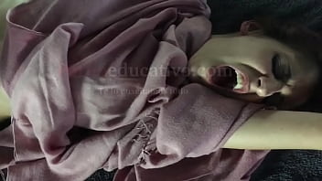 video хорошенькая тинка мастурбирует перед вебкамерой sex