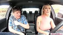 video грудастая таксистка трахается за дополнительные чаевые sex