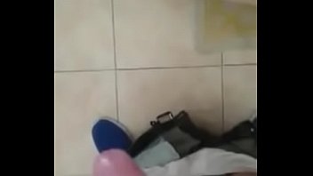 video итальянский паренек мастурбирует и снимает себя на смартфон sex