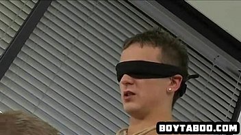 video саран завернутый красавчик сосать и дергать sex