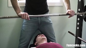 video пасынку нужно непредвзято относиться к члену отчима sex