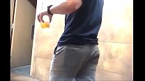 video горячая спортсменка писает перед шпионской камерой sex