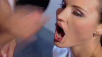 video русская модель потрахалась и заставила парня трижды кончить ей на лицо sex