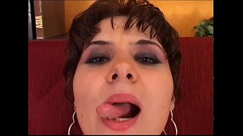 video ブルネットの熟女は私の猫をマスターベーションしソロオーガズムを楽しんでいます潮吹きの運指 sex