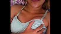 video симпатичная тинка играет со своими маленькими сиськами sex