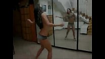 video сексуальная крошка танцует в красивых шортах sex