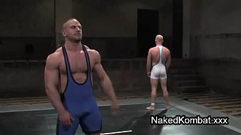 video マットの上でレスリング筋肉裸のゲイ sex