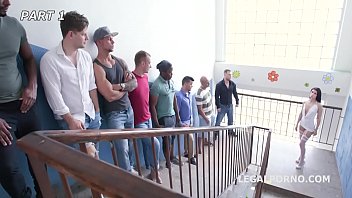 video николь блэк несокрушимая 1 она проверяет свои возможности с 10 парнями и двумя сеансами двойного проникновения sex