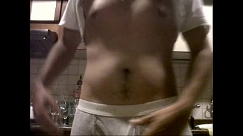 video argentinocordobesがキッチンで彼の藁を作ります1 sex