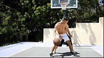 video мужик из колледжа manroyale снимает обручи и сосет большой член sex