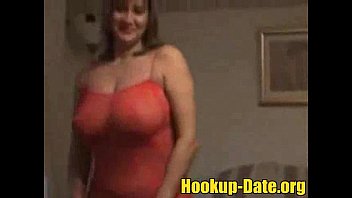 video 汚い話をしている英国のアマチュア妻は性交を吸ってそして顔を取ります sex