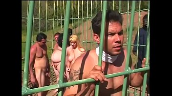 video молоденькая рыжая вирт с маленькими сиськами флик шагвелл и чувак трахаются в клетке на природе на планете обезьян sex