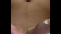 video アジアの熟女は彼女が見つけることができる彼女の猫にすべてを貼り付けます sex