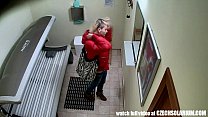 video проколотую киску подглядывали в солярии sex