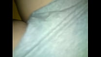 video 彼女はお尻でそれが好きではありませんが彼女がいるときそこに指を入れました sex