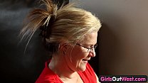 video girls out west милфа мастурбирует игрушкой ее пирсингованную пизду в любительском видео sex