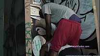 video jdはバスルームの屋台で屈辱を与えられた sex