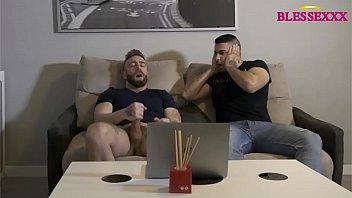 video моя лучшая подруга возбуждается от просмотра моих частных видео заканчивает сосать мой большой белый член sex