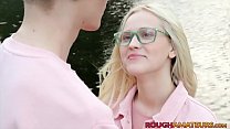 video едва достигшая совершеннолетия любительница чувствует боль во время глубокого проникновения sex