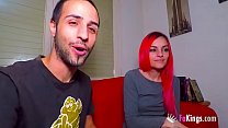 video нандо сверлит очко своей горячей рыжей жены и она кричит от удовольствия sex
