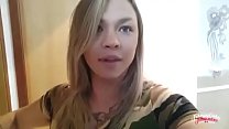 video горячая красотка в юбке без трусиков и лифчика sex