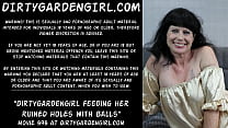 video dirtygardengirl кормит свои испорченные дырочки яйцами и пролапсом sex