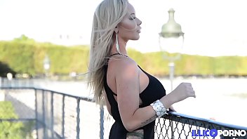 video красивая шлюшка rachele хочет попробовать французский член sex