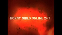 video горячая красотка сосет парню sex