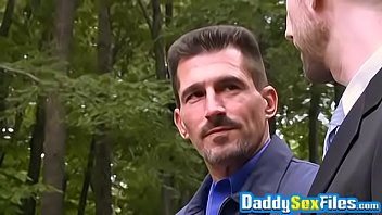 video зрелый красавчик соблазняет y гей и analfucks его на открытом воздухе sex