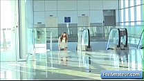 video сексуальная извращенная юная блондинка авелина мастурбирует в метро и наслаждается этим в любительском видео sex