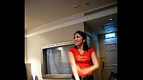 video лили горничная из филиппин в тайбэе раздевается и садится на скотницу sex