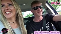 video немецкая блондинкашлюшка трахается на улице в машине в любительском видео sex