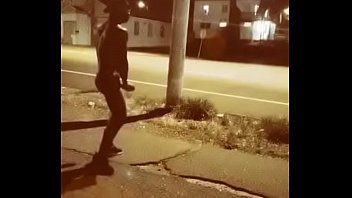 video голая на публике дрочит на улице пойманный гребаный извращенец здесь sex