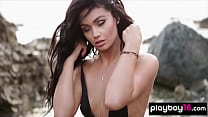 video симпатичная kristie taylor соблазняет и раздевается на пляже sex
