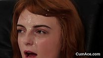 video странная модель получает выстрел спермы на ее лицо глотая всю сперму sex