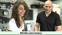video 公衆の面前でのヌードとお金のための熱いセックス13 sex