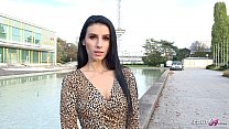 video немецкий скаут милая молодая женщина нелли поговорит на трах на настоящем фестивале в берлине sex