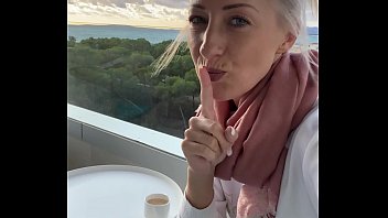 video я довела себя до оргазма на балконе общественного отеля на майорке sex