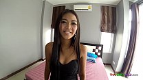 video тайская девушка с большой попкой готова к жесткому траху sex