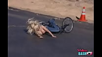 video горячая девушка жестко прыгает с велосипеда savannah gold sex