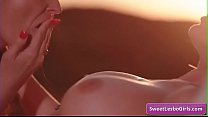 video сисястые горячие лесбиянки кира нуар и синн сейдж лижут сочную киску на закате и достигают сильных оргазмов sex