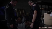 video молодую тинку с круглой жопой в крошечном бикини застукали за наклоном на пляже sex
