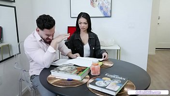 video миниатюрная азиатская тинка хочет большой член наставника sex