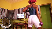 video сексуальная девушка naija трахает своего друга с большим хуем во время игры sex