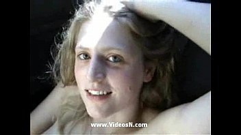 video 車の中でドイツのアマチュアカップル sex