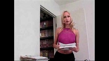 video офисную шлюшку трахают в рот sex