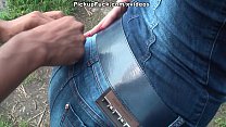video 若い女の子はお金のためにおっぱいとお尻を示しています sex
